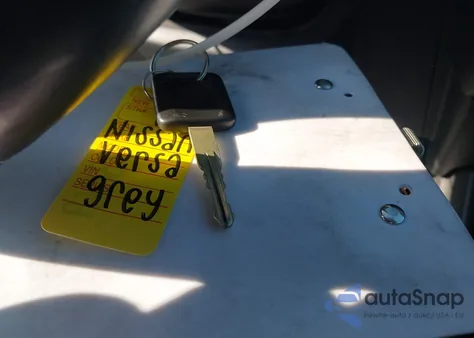 2010 Nissan Versa 1.8S из США, поврежденный, VIN 3N1BC1CP5AL448935